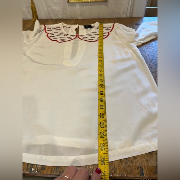 IDANO – off White Blouse with Embroidered Lips Collar – Size 1/Small - Picture 10 of 10